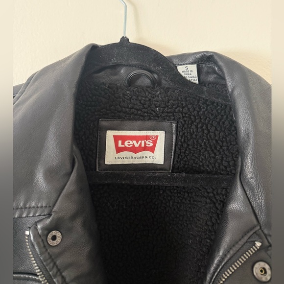 Levis Faux Black Leather Sherpa Lined Trucker Jacket Men’s Small -Levi Red Label - Picture 3 of 16